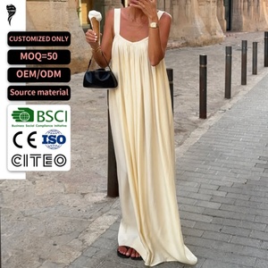 Robe longue en satin personnalisée, bretelles larges, col en V, coupe ample et fluide, plissée, robe d'été pour femme, robe de plage pour les vacances - Product Image 1