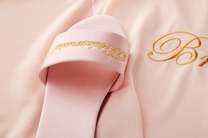 <span class=keywords><strong>Ensemble</strong></span> de pantoufles et robes de soirée brodées en satin royal <span class=keywords><strong>pour</strong></span> printemps et été <span class=keywords><strong>pour</strong></span> filles sexy col en v <span class=keywords><strong>pour</strong></span> mariages demoiselles d'honneur <span class=keywords><strong>ensemble</strong></span> de pantoufles en satin - Product Image 5