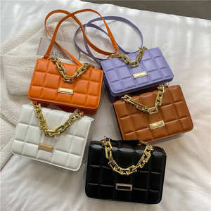 Sac à main en PU Sacs à main à chaîne à carreaux à texture d'indentation populaires pour femmes Sacs à main pour dames et pour femmes - Product Image 1