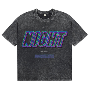 เสื้อยืดคอกลมแขนสั้นผ้าฝ้ายระบายอากาศสำหรับผู้ชาย ลวดลายตัวอักษรกลางคืนแบบกำหนดเอง ทรงปกติ สำหรับขายส่ง - Product Image 1