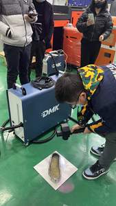 Machine de nettoyage laser <span class=keywords><strong>à</strong></span> impulsion de 500W haute puissance et haute efficacité n'endommagent pas le substrat, nettoyage des abrasifs, nettoyage du bois pai - Product Image 5