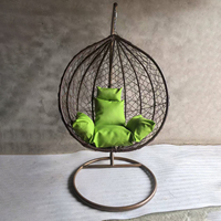 Fauteuil œuf en métal personnalisé au design moderne coussin éponge pour l'extérieur chaise balançoire suspendue en métal pour patio intérieur