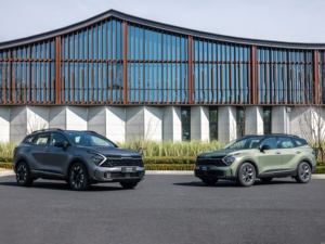 Para <span class=keywords><strong>Sportage</strong></span> 2.0L: SUV Familiar Económico y Eficiente en Consumo de Combustible con Diseño Interior Moderno, Automático, Volante a la Izquierda, Híbrido, Coche Usado - Product Image 2