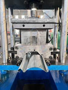 Machine de formage de portes roulantes en acier inoxydable avec moteur et commande PLC - Product Image 2