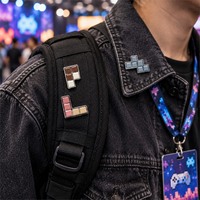 Pin's en émail personnalisé en forme de bloc de jeu, badge de jeu rétro, puzzle, jeu vidéo classique, bouton d'oreille, en métal noir, pour sacs et chapeaux