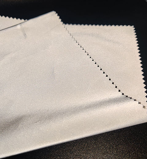 吴江旦鲁纺织品批发100% 聚酯210t塔夫绸银色反光面料用于服装/裤子