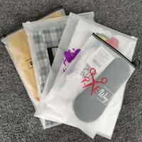 Sac fourre-tout personnalisé en Mylar givré transparent noir avec fermeture éclair, réutilisable en plastique PET pour vêtements, sous-vêtements, chaussures, chaussettes, fourrures
