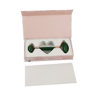 Rouleau de Jade rose à fermeture magnétique avec Logo personnalisé, rouleau de Jade rose Guasha, rouleau de beauté pour le visage, Kit de coffret cadeau cosmétique avec Eva