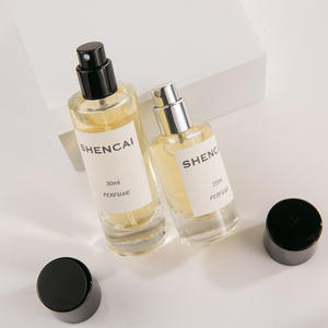 Bouteilles de parfum en verre de haute qualité 20ml 30ml 60ml Fabricant Stock direct Vis de <span class=keywords><strong>bouteille</strong></span> de <span class=keywords><strong>gaz</strong></span> Prêt pour la commande <span class=keywords><strong>Bouteille</strong></span> minimum - Product Image 5