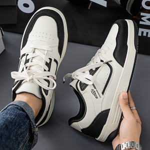 Nouvelles chaussures de skate pour hommes à lacets multi-matériaux, tendance de la mode, style coréen, chaussures de sport décontractées, chaussures polyvalentes pour étudiants - Product Image 5