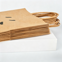 Sac cadeau de luxe en papier kraft biodégradable écologique, style Nouvel An, avec poignée découpée, impression personnalisée de vœux, sac de fête OEM/ODM