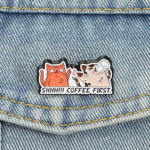 Broche de Metal Fashion com Letras 'Shhh <span class=keywords><strong>Coffee</strong></span> First' para Amantes de Café e Gatos, Pin de Lapela para Decoração de Roupas e Canecas - Product Image 4