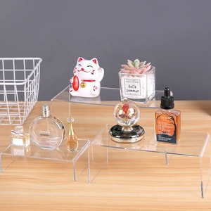 Plataforma de Exhibición de Acrílico Transparente Personalizada para Figuras Pop, Exhibidor Multifuncional para Joyería, Perfumes y Coleccionables - Product Image 4
