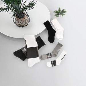 <span class=keywords><strong>Calcetines</strong></span> deportivos personalizados de alta calidad al por mayor para <span class=keywords><strong>hombre</strong></span>, con diseño de punto estampado, para ciclismo, con puño inferior elástico de secado rápido. - Product Image 4