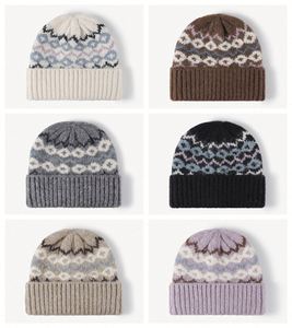 Bonnet d'hiver en tricot jacquard rayé, chaud et épais, pour femme, bonnet d'extérieur, bonnet en laine tendance - Product Image 2