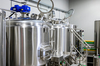 Équipement de microbrasserie entièrement automatique en acier inoxydable 304/316, système de brassage de bière artisanale clé en main 500L/1000L, cuve sous pression, pompe