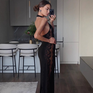 Vestido Largo de Noche Estilo Europeo Americano para Mujer con Cuello Halter, Encaje Transparente y Espalda Descubierta, Ideal para Banquetes y Fotografía Urbana - Product Image 1