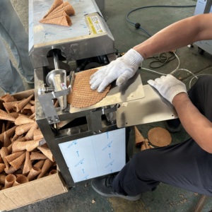 Nhà máy cung cấp <span class=keywords><strong>Waffle</strong></span> <span class=keywords><strong>Cone</strong></span> Máy làm maquina de conos de helado kích thước tùy chỉnh Ice Cream <span class=keywords><strong>Waffle</strong></span> <span class=keywords><strong>Cone</strong></span> Máy làm - Product Image 3