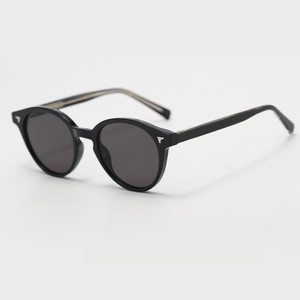 Lunettes de soleil rondes vintage 2025 avec logo personnalisé, monture en métal et rivets, protection UV400, en TR90, pour hommes et femmes - Product Image 3