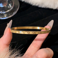Bracelet de créateur en acier inoxydable plaqué or 18 carats, étanche, motif cœur et trèfle, style clou à visser, tendance
