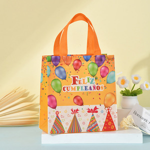 Sac en papier de luxe à motif gâteau de dessin animé avec poignée gilet, personnalisable, pour emballage de vêtements <span class=keywords><strong>et</strong></span> utilisation en centre commercial - Product Image 3