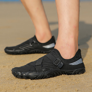 Chaussures d'eau avec empeigne en mesh, semelle extérieure en caoutchouc, respirantes, unisexes, toutes saisons, pour la plage, bout fermé, semelle intermédiaire en EVA - Product Image 1