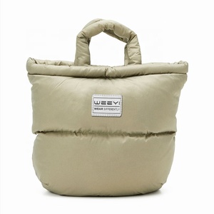 Túi xách nữ cỡ lớn, mềm mại, lót bông, may chần bông, giữ ấm mùa đông - Product Image 1