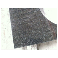 Dalle de granit noir américain UNION Premium, moderne, polie, en pierre naturelle, découpée sur mesure, écologique, légère, pour salle de bain et extérieur.