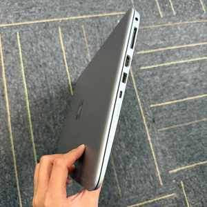 Usado para H-P EliteBook 1040 G3 14" HD/FHD/QHD i5 6.ª generación 8GB RAM 256GB SSD Portátil empresarial ultradelgado - Product Image 4