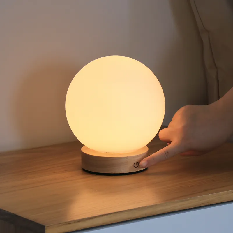 Factory Direct Großhandel Support benutzer definierte LED 2000mAh Holz wiederauf ladbare batterie betriebene Tisch lampen Luxus leuchte für zu Hause