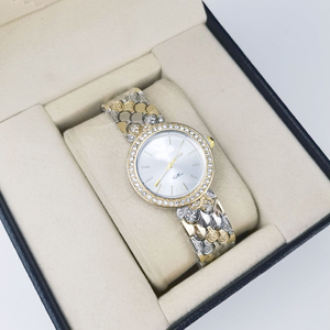 Women's diamond-encrusted quartz <b>watch</b> popular style. - Product Image 1