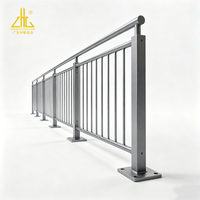 Rampe et panneau de clôture en aluminium soudé pour passerelle de traitement des eaux usées, garde-corps de sécurité extrudé sur mesure et thermolaqué