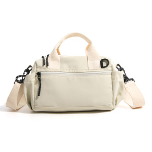Sac bandoulière unisexe en nylon avec fermeture éclair et poche avant pour le sport et l'usage quotidien - Product Image 2