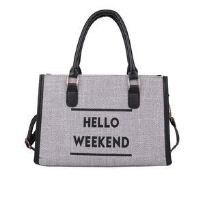 Sacs en toile de jute en gros avec poignée en cuir, sacs fourre-tout personnalisés en toile de jute avec fermeture éclair pour l'été, sacs fourre-tout en toile de jute en vrac avec poche latérale, petits sacs à bandoulière pour femmes - Product Image 1