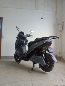 Scooter Elettrico 1200W 60/72V, Velocità Massima 65km/h, con Bauletto, Parabrezza, Display LCD, Freno a Disco Idraulico, Ciclomotore per Adulti - Product Image 6