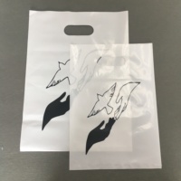 Sacs de shopping personnalisés avec nom de marque, logo imprimé sur mesure, sacs en plastique à poignée découpée pour emballage de vêtements de boutique