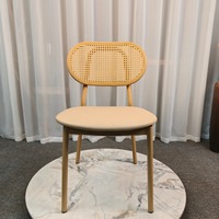 Chaise à dossier tressé naturel beige, marron, vert, sans accoudoirs, pour salle à manger, café, restaurant, projets d'aménagement intérieur d'hôtels