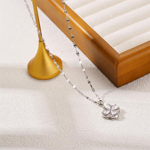 Dernières Symbole Minimaliste Adorable Idée Cadeau Fournitures Pendentif Titane Acier Chaîne Collier pour Femmes Hommes Étudiants Vente en Gros Fit - Product Image 2