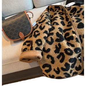 Poncho court en laine tissée avec fourrure intégrée, version coréenne 2022, polyvalent, ample, amincissant, décontracté, imitation fourrure, automne-hiver - Product Image 1