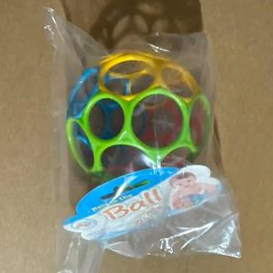 NZMAN-Jouet classique à prise facile pour bébé en bleu/vert, âge nouveau-né et plus, balle sensorielle enveloppante de 4 pouces - Product Image 3