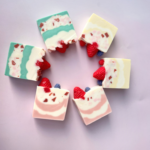 Nhà Máy Bán buôn OEM Nguồn cung cấp tùy chỉnh bong bóng tinh khiết tự nhiên hữu cơ Bánh dâu tây handmade làm Trắng Tắm xà phòng - Product Image 6