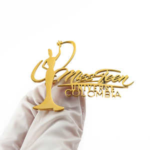 Desainer Kustom Besi Tahan Karat Berongga Kerah Pin Lencana Berlapis Emas Huruf Logo Bros Pin Bros Pin untuk Wanita Pria Setelan - Product Image 2