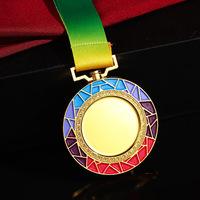 Médaille rotative gravée en 3D en or personnalisée Plaque de récompense en métal creux Logo personnalisé Médaille pour événement sportif Cérémonie