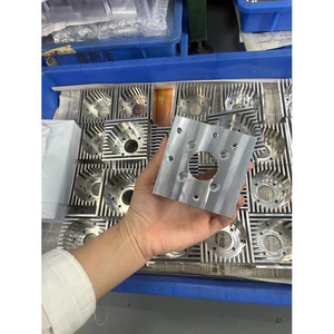 Piezas CNC Personalizadas de Fábrica con Certificación ISO 9001, Piezas Mecanizadas por CNC de Aluminio, Acero y Plástico de 5 Ejes - Product Image 3