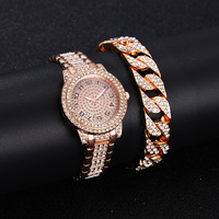 Montre à bracelet en acier littéral romain Full Diamond Montre à quartz Full Star Ensemble de bracelets Full Diamond de style Hip Hop
