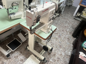 Machine à coudre industrielle d'occasion Golden Wheel CS-8713 à une aiguille, alimentation unisson, à cylindre, pour cuir et sacs, à vendre - Product Image 2