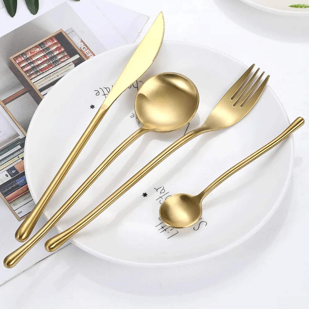 नए उत्पाद विचारों 2023 लक्जरी उपहार पुर्तगाल मैट स्टेनलेस स्टील flatware cubiertos कांटा और चम्मच सोने पुर्तगाली कटलरी सेट