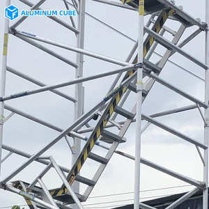 Échafaudage en aluminium double <span class=keywords><strong>largeur</strong></span>, <span class=keywords><strong>hauteur</strong></span> 5 mètres, dimensions 2x1,35 mètres (longueur x <span class=keywords><strong>largeur</strong></span>), pour la maintenance des terminaux aéroportuaires - Product Image 5