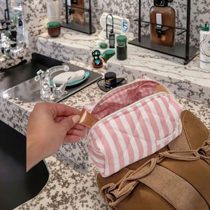 Bolsa de <span class=keywords><strong>Maquillaje</strong></span> Personalizada de Moda al por Mayor, Bolsa de Cosméticos con Cremallera, Acolchada, Rosa, a Rayas, Ecológica, para Niñas - Product Image 2