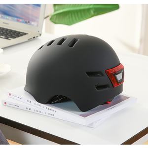 Casque de sport intelligent à LED clignotant pour femmes et hommes, accessoire pour trottinette électrique, vélo, moto - Product Image 3